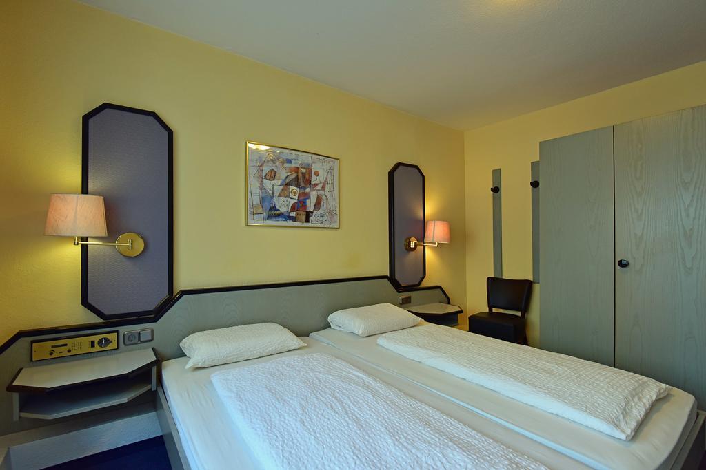 Hotel Wiedenhof Hilden Extérieur photo